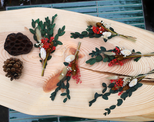 Mini Bouquet mit Trockenblumen für Weihnachten