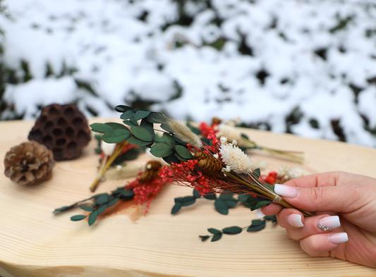 Mini Bouquet mit Trockenblumen für Weihnachten