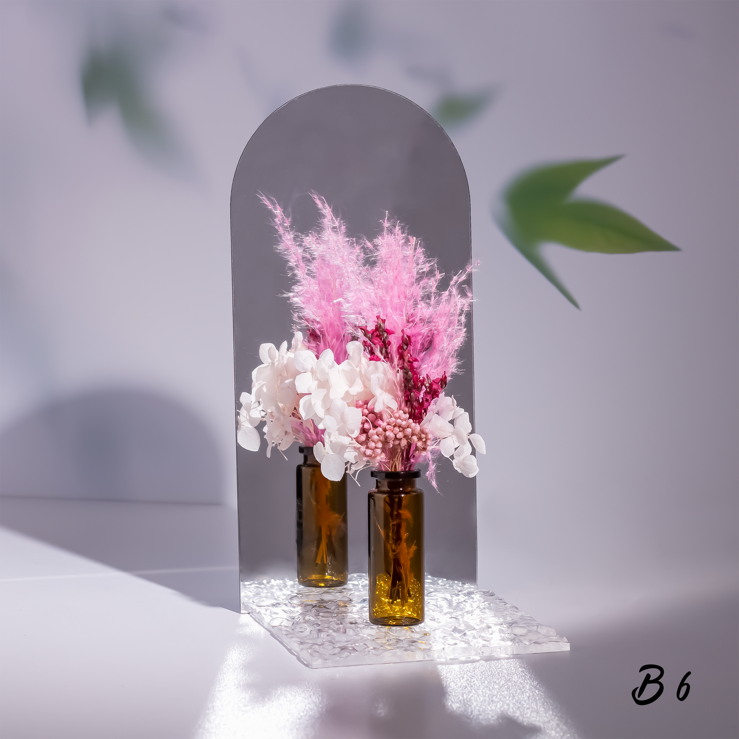 Kleiner Blumenstrauß mit Vase und Geschenkverpackung - Geschenk für Hochzeit und Geburtstag