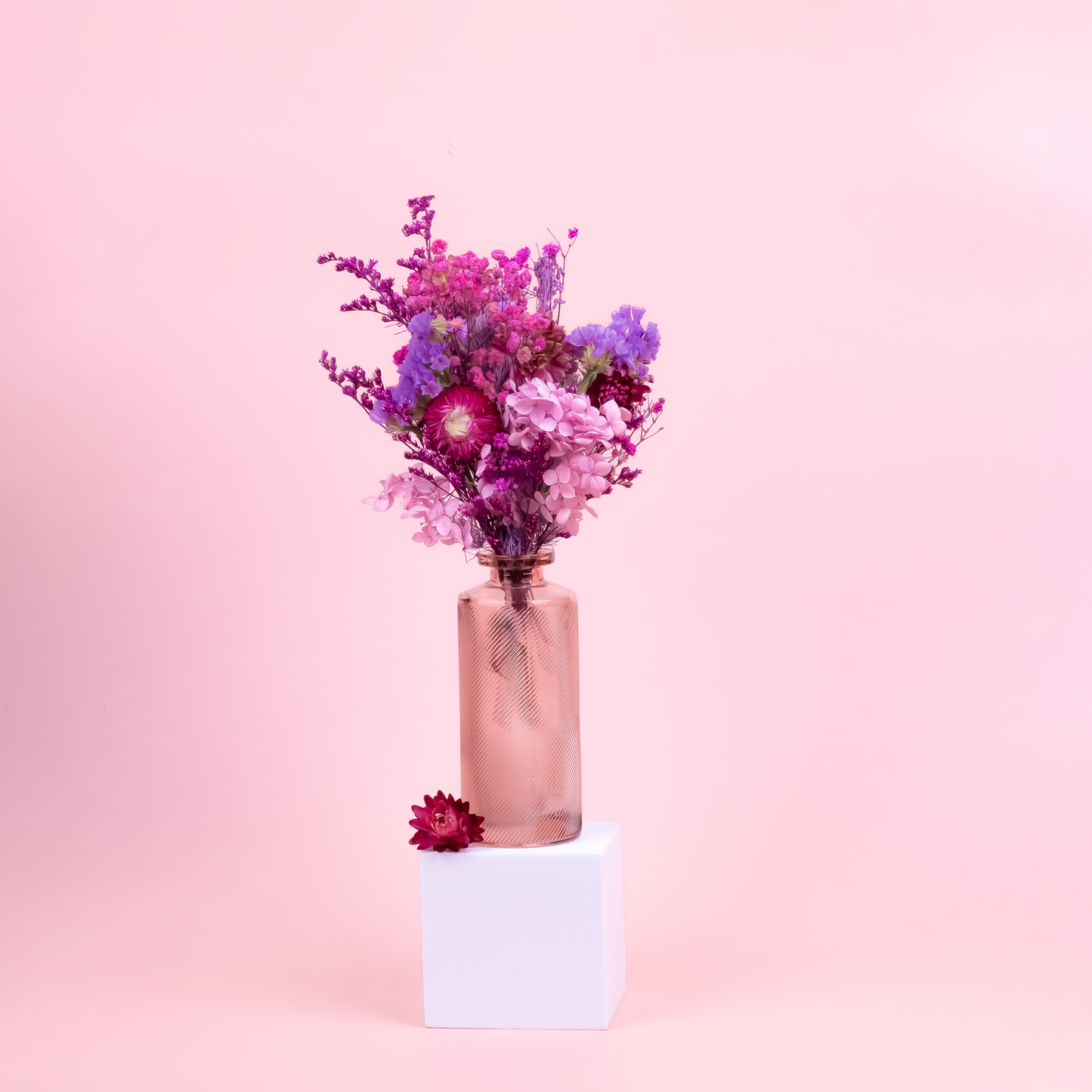 Box mit getrockneten Blumen – Farblich abgestimmter Mix