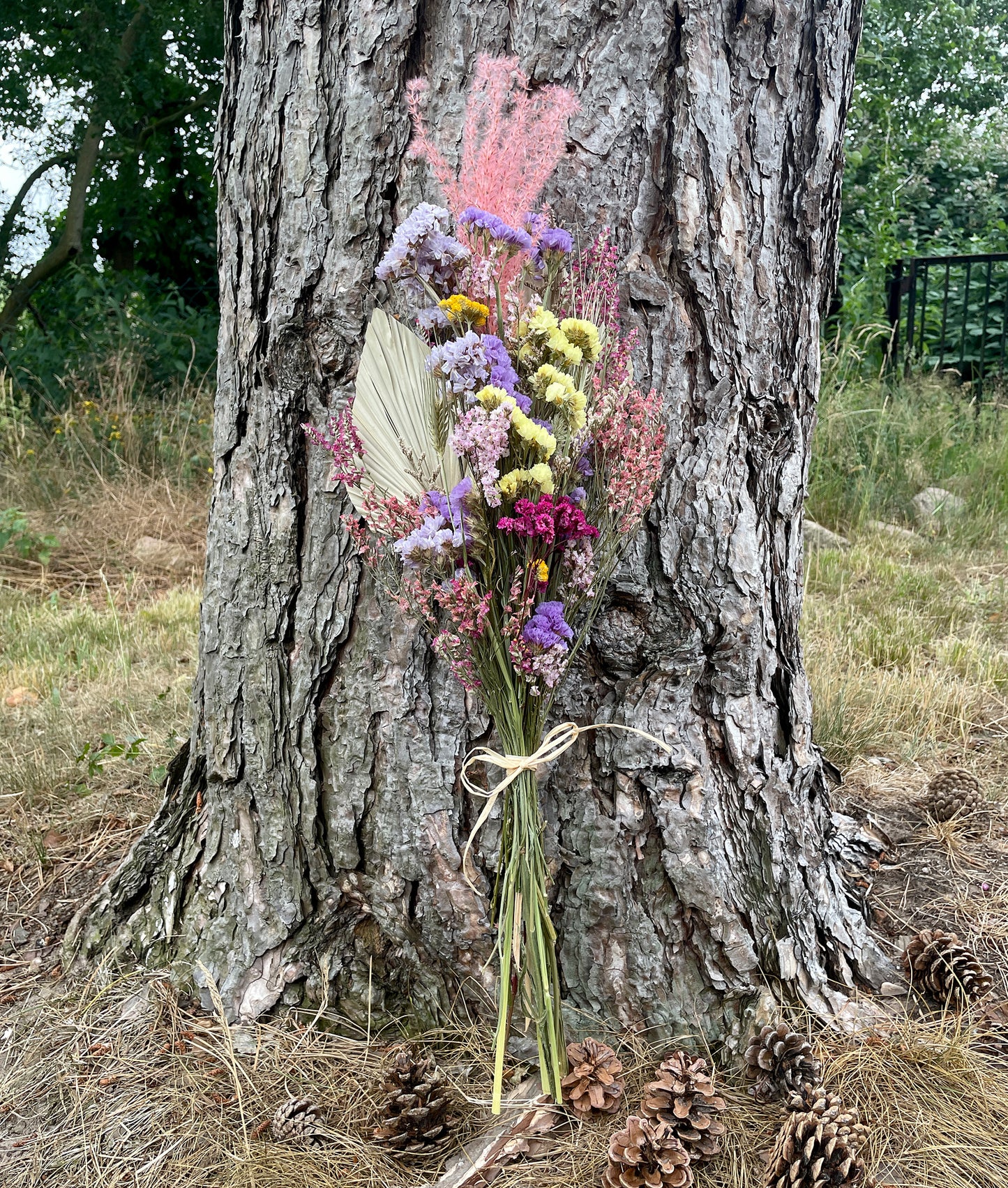 Blumenstrauß mit getrockneten Blumen "Rainbow Wonder"