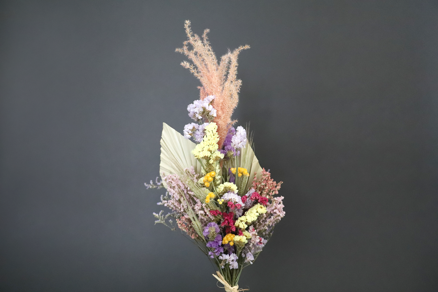 Blumenstrauß mit getrockneten Blumen "Rainbow Wonder"