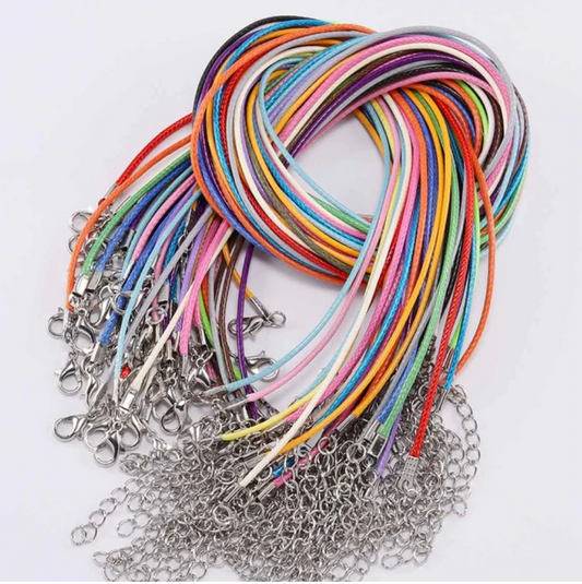 Halsketten in verschiedenen Farben (10 Stück)