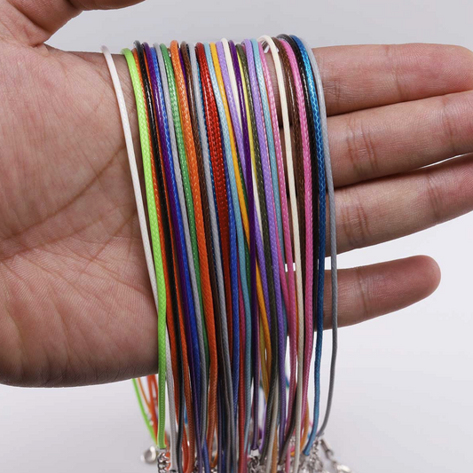 Halsketten in verschiedenen Farben (10 Stück)